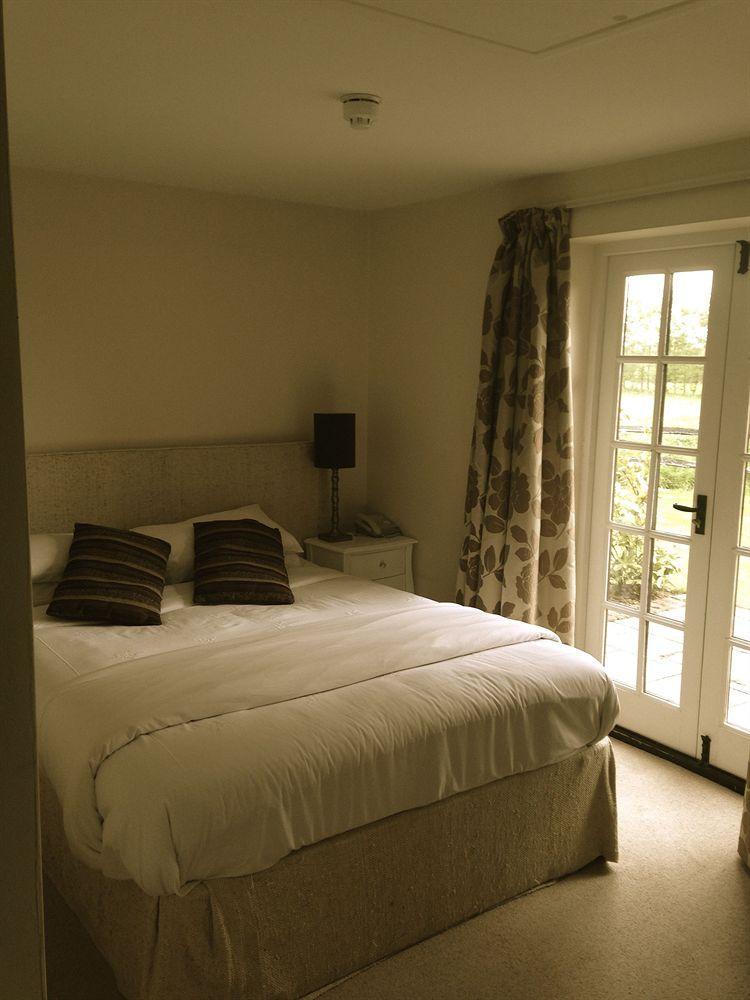 Crouchers Hotel Chichester Buitenkant foto